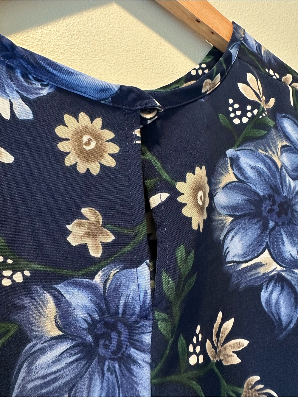 Joanna Floral Navy Blue Short Sleeve Blouse - Picture 4 of 5